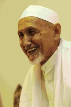 Al-Habib Anis bin 'Alwi bin 'Ali bin Husein Al-Habsyi (Sang Pemilik Senyuman yang Menyejukkan Hati)