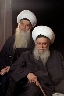 Maulana Syekh Muhammad Hisyam Kabbani bersama Mawlana Syaikh Nazim al Haqqani